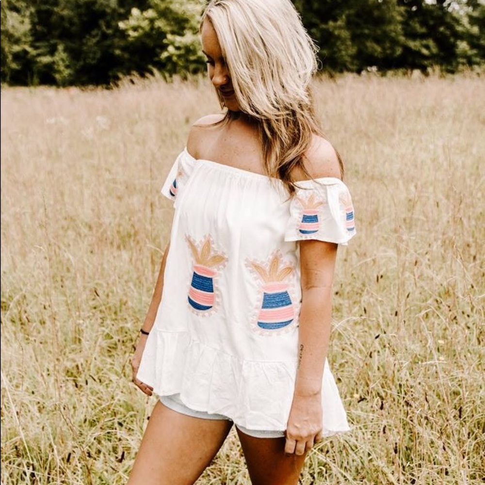 Off the shoulder Blouse with pineapple detail !:)